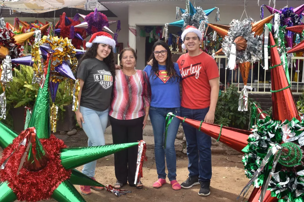 Piñatas Navideñas, un golpe de tradición