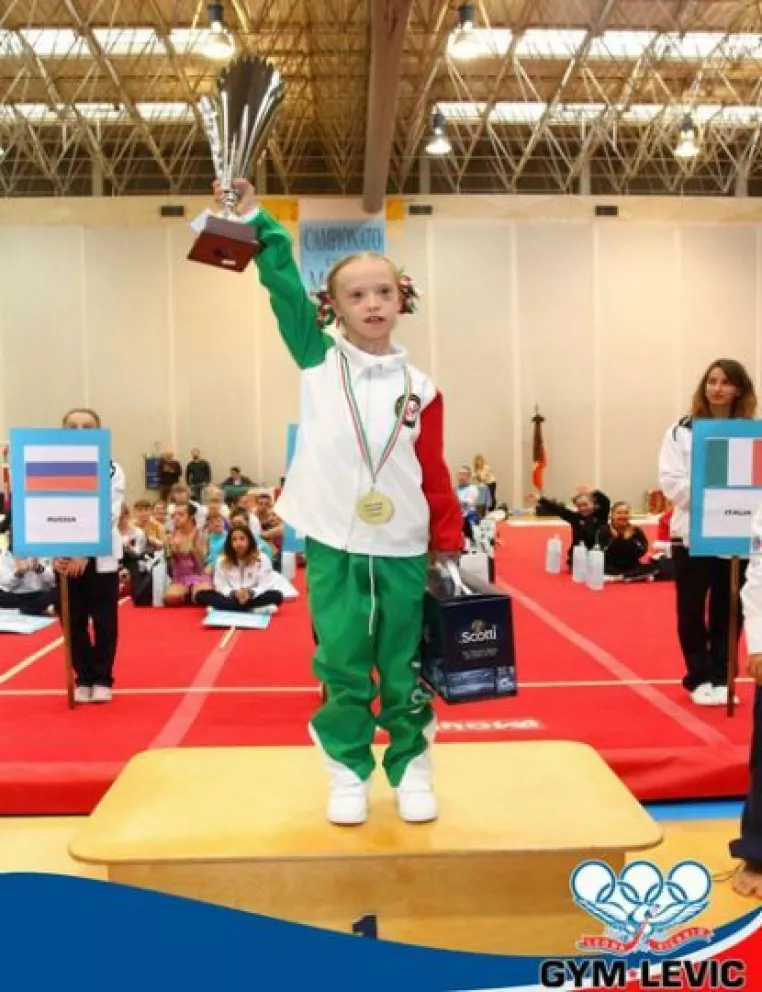 Y GANÓ... niña con síndrome de down logra 4 medallas de Oro y arrasa en Olimpiadas