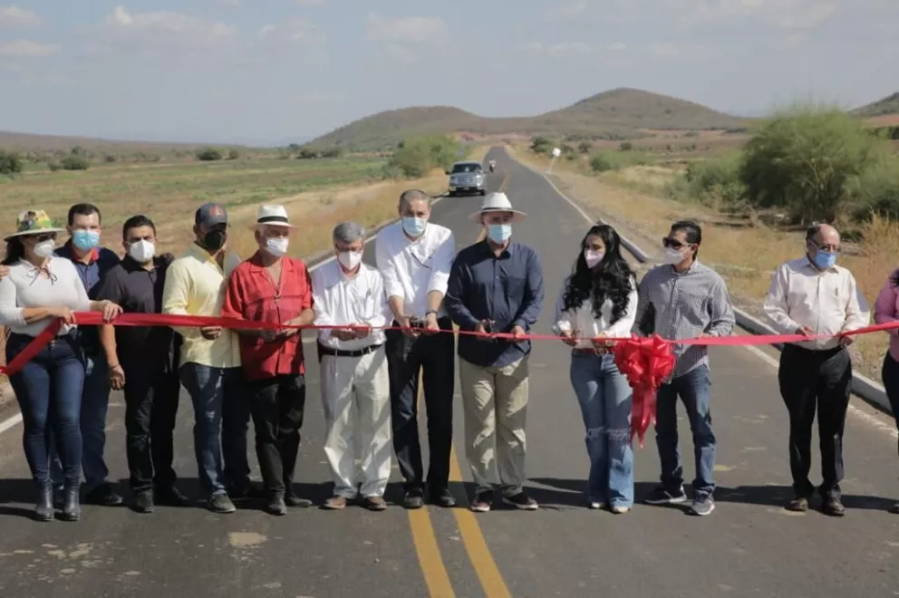 Inauguran carretera de Acatita y obras por 37 millones en Angostura