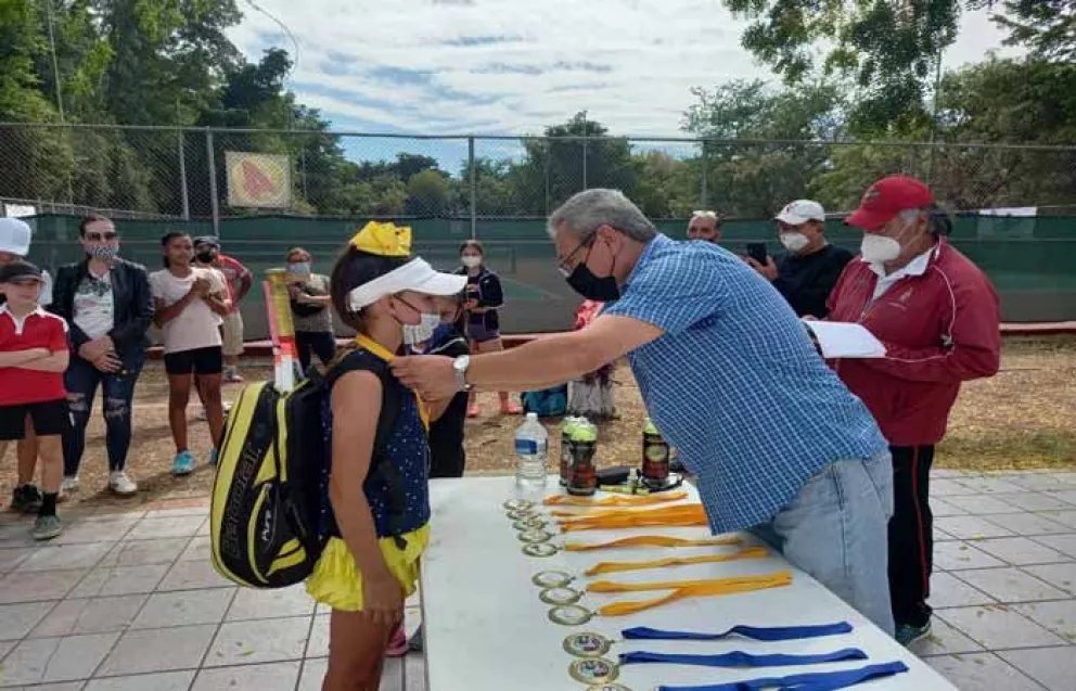 Realizan con éxito Torneo Estatal de Tenis infantil y juvenil en Culiacán