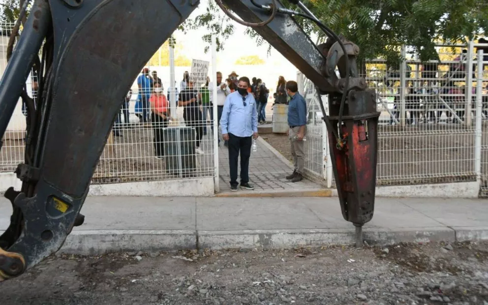 Instalan rampas de acceso en el parque de la CNOP en Culiacán, Sinaloa