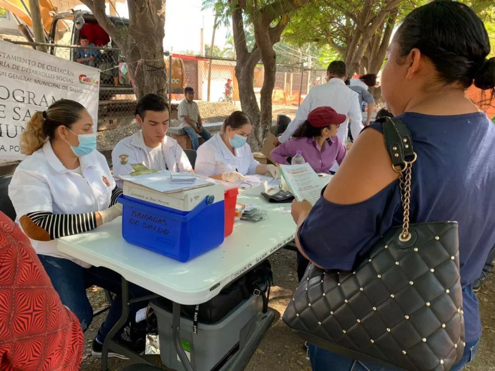 Llevan los servicios de salud hasta las colonias de Culiacán