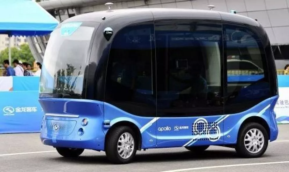 Más de 100 mil chinos se mueven en autobuses autónomos