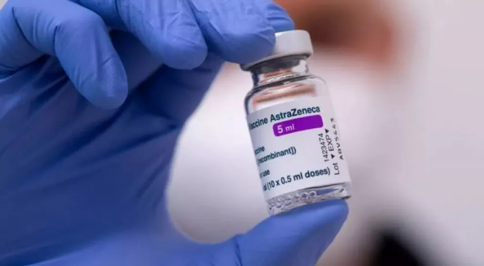 Autorizan primera vacuna anticovid elaborada en México y Argentina