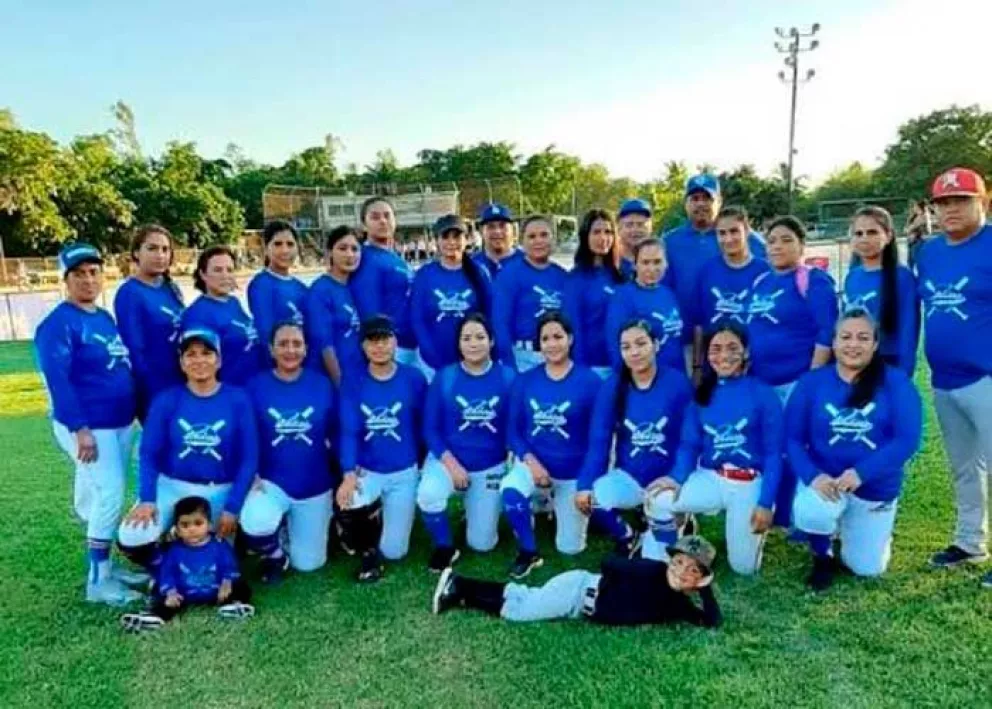 Deportistas de Villa Juárez son campeonas del torneo estatal de softbol
