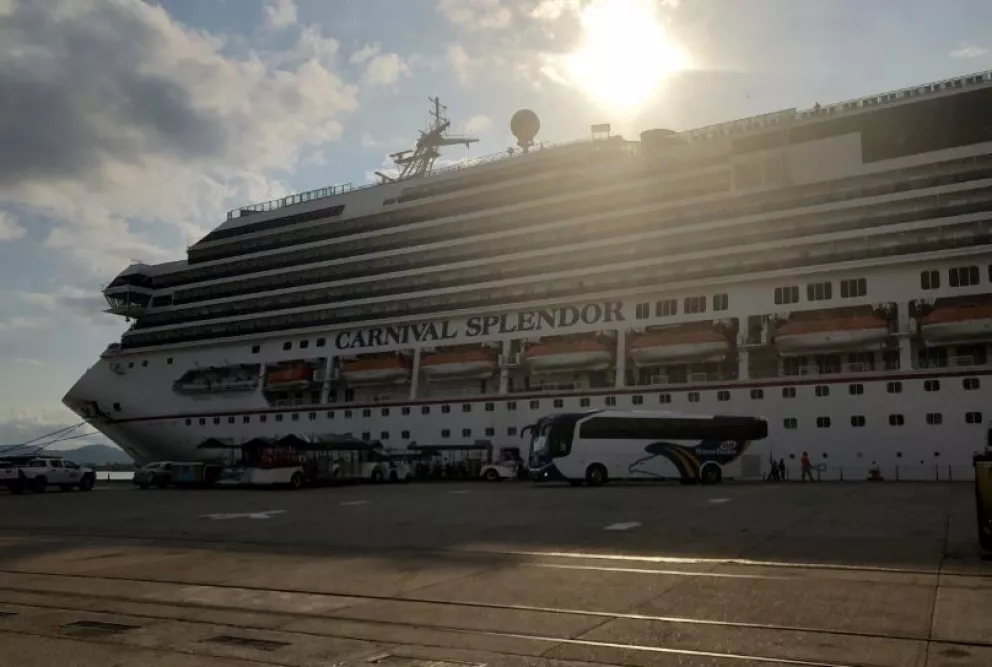 3 cruceros turísticos con más de 12 mil habitantes arribaron a Mazatlán