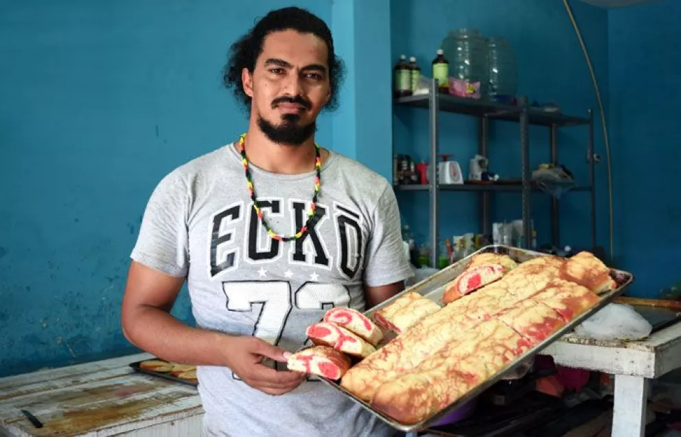 El Chino, vendiendo pan descubrió bondad en Villa Juárez