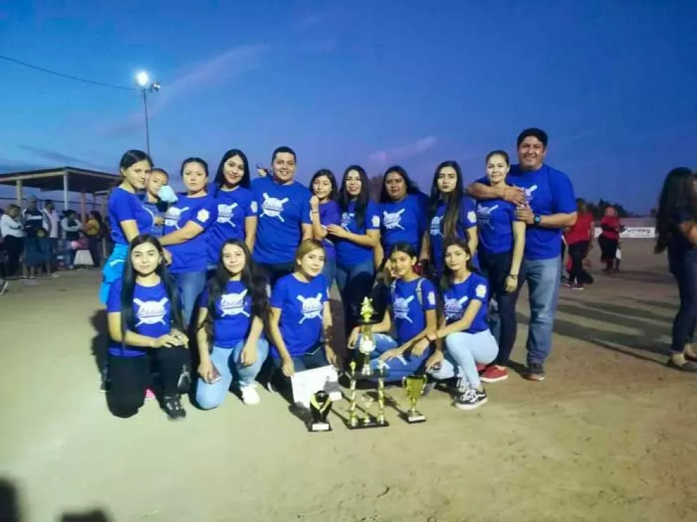 Conoce premiación de Softbol en Villa Juárez