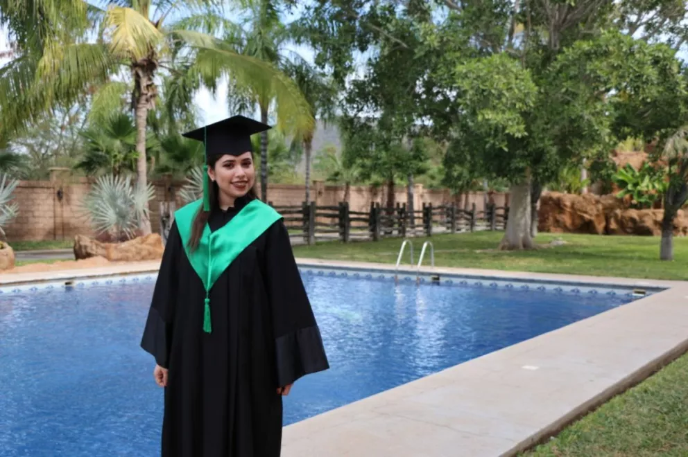 Estudiante de COBAES Villa Juárez es reconocida por su esfuerzo