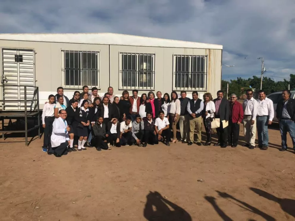 Entregan aula móvil a secundaria Nueva Creación de Villa Juárez