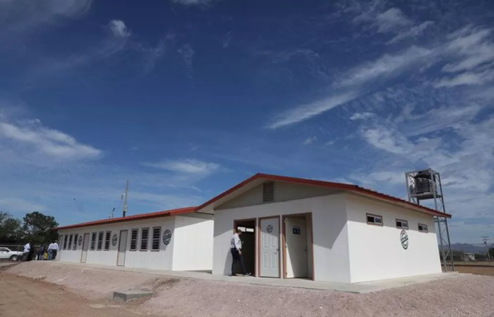 Entregan escuela construida en 40 días en municipio de Sinaloa