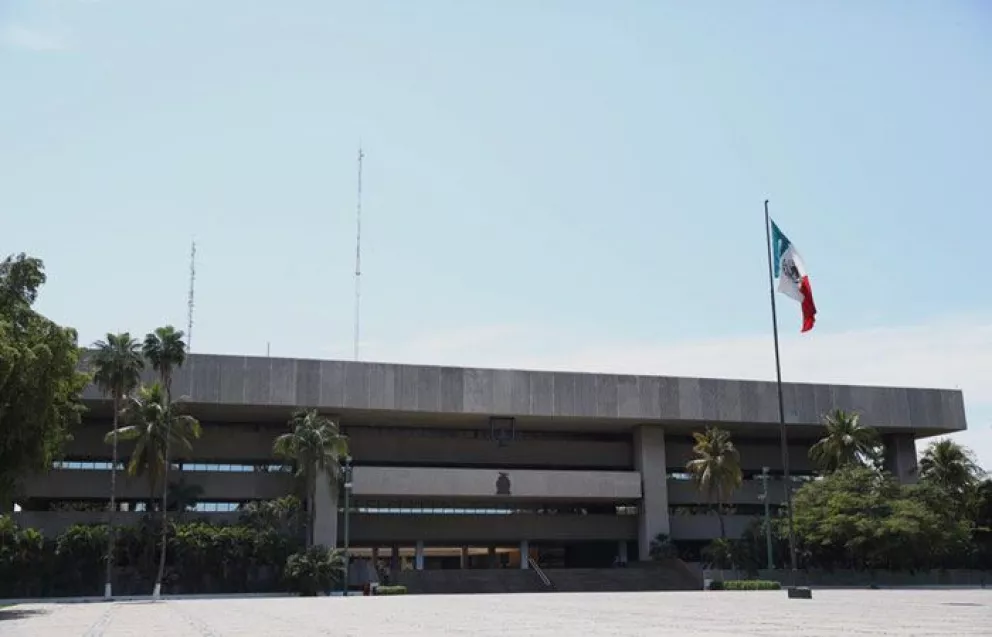 También Gobierno de Sinaloa suspende actividades en áreas no esenciales
