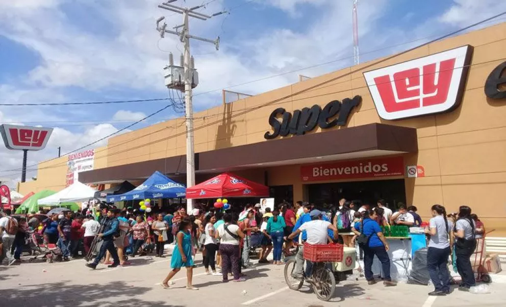 Inauguran Ley Express centro en Villa Juárez