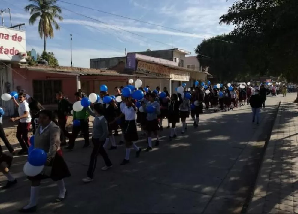 Marchan contra el alcoholismo en Villa Juárez