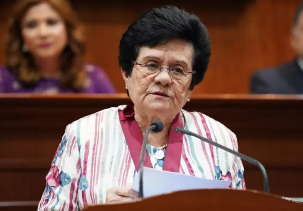 Recibe Meché Murillo premio “Dra. Norma Corona Sapien” de la 63 legislatura