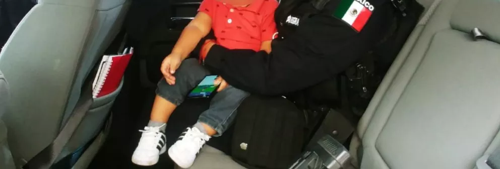 [VIDEO] Policías de la SSPyTM rescatan a niño encerrado en vehículo