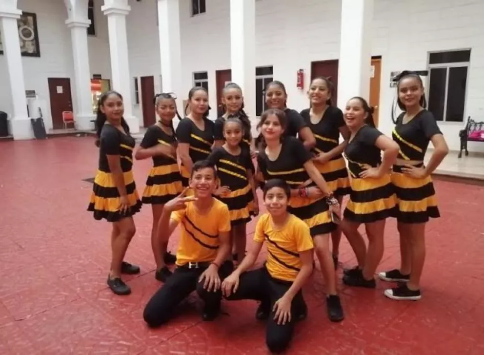 Inician taller de danza moderna en Villa Juárez