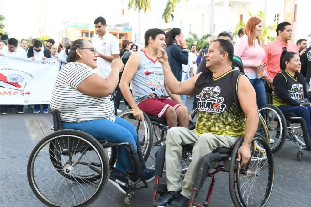 Realizan macha ´La Igualdad hace la diferencia´en Conmemoración Internacional de las Personas con Discapacidad.