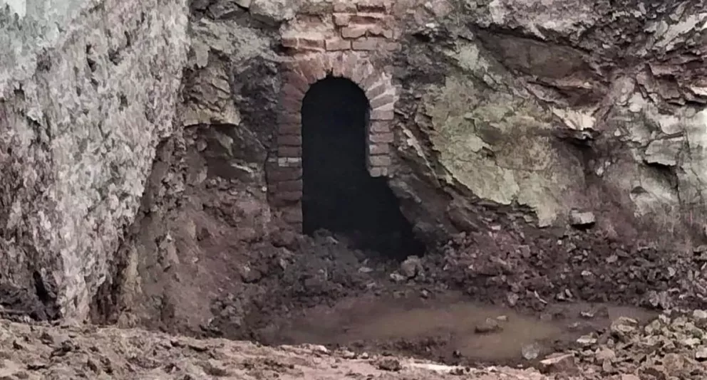 INAH Sinaloa muestra fotos y videos sobre el posible hallazgo de túnel en casa del centro histórico de Culiacán.