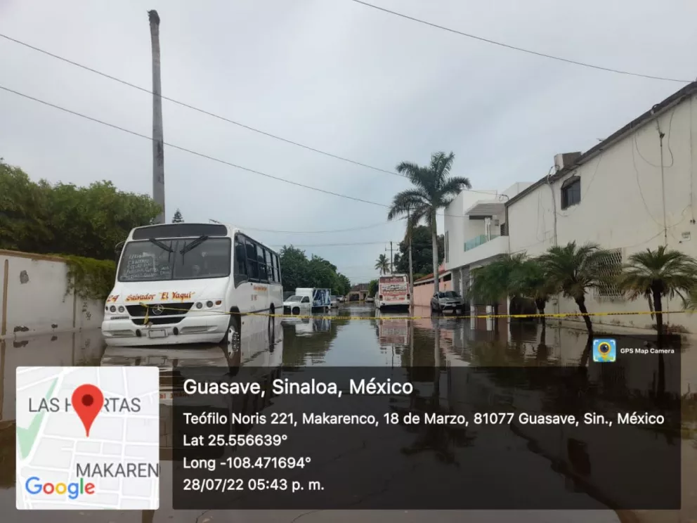 Protección Civil Estatal apoya a familias afectadas por lluvias en Guasave.