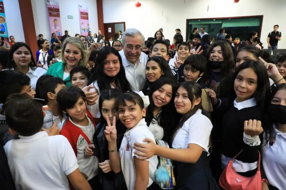 En Culiacán Rubén Rocha Inaugura Encuentro Estatal de Impulsores de la Transformación de los Derechos de Niñas, Niños y Adolescentes.