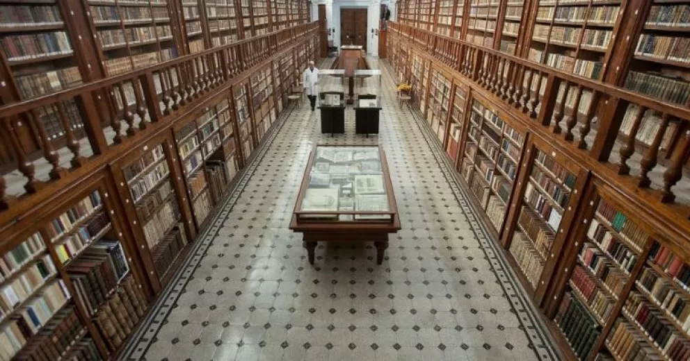 Presentan Biblioteca Centenaria