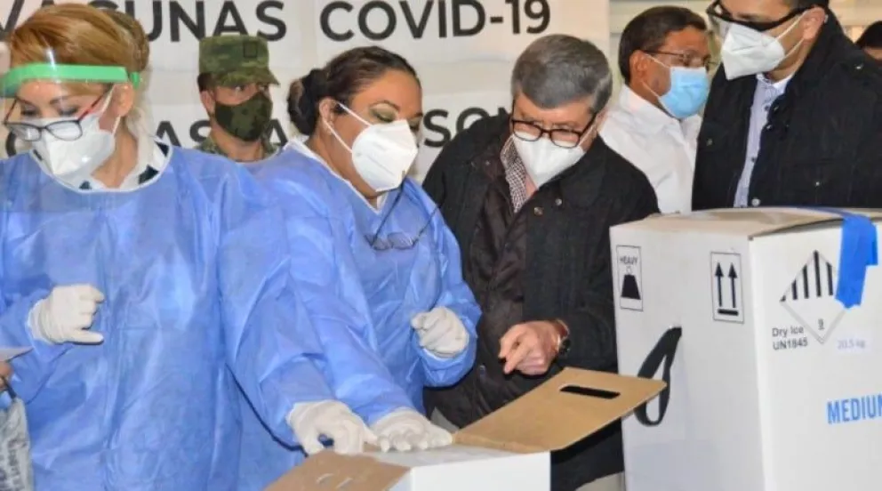 Llegan las primeras 9 mil vacunas Covid a Sinaloa
