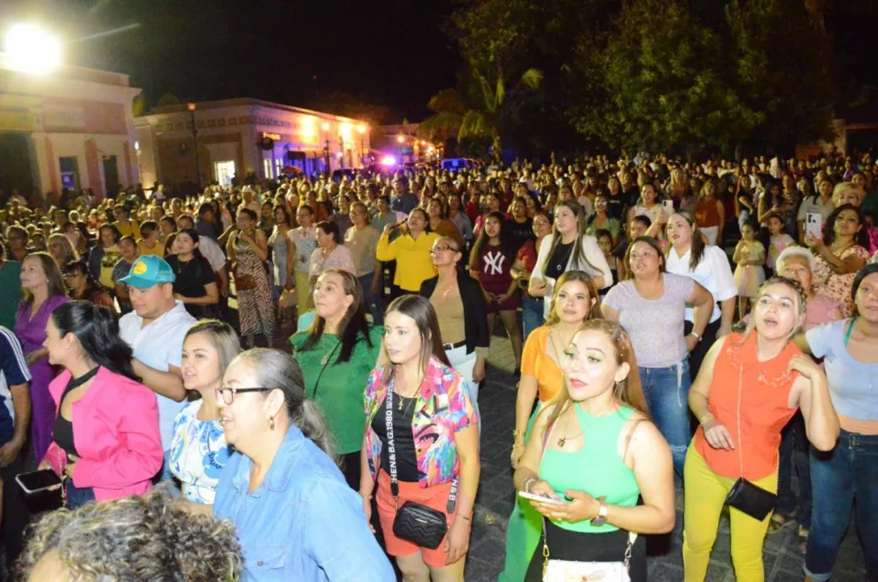 Miles de mujeres tanto de la cabecera municipal como de las comunidades de Mocorito y de municipios vecinos asistieron al magno evento.