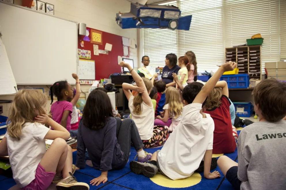 Los educadores dicen que las aulas bilingües ofrecen resultados positivos