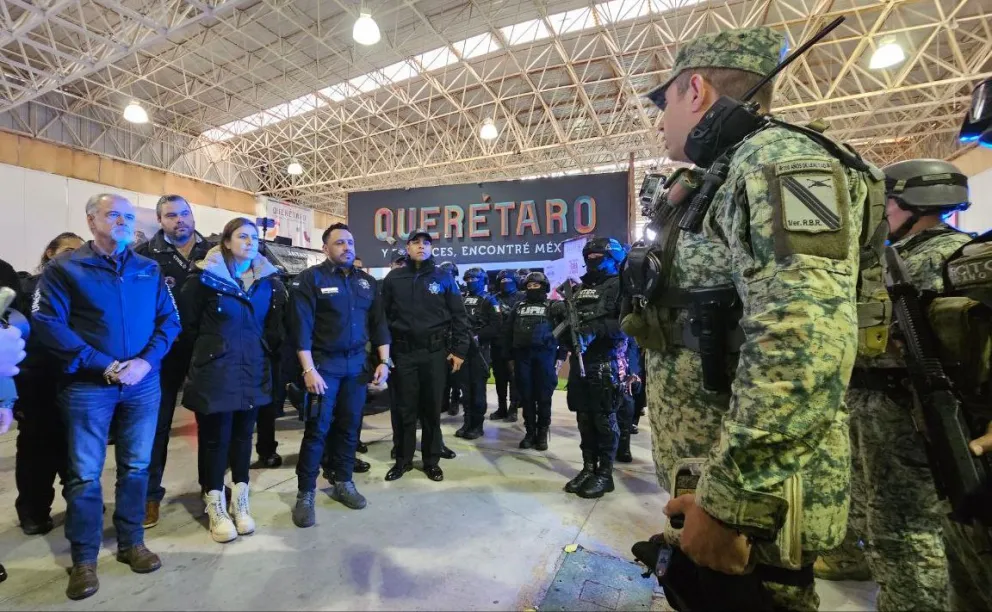 Se desplegan policías y militares como parte del operativo de vigilancia de la feria en Querétaro. Foto: Cortesía