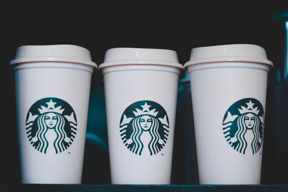 ¿Cuál es la promoción especial de Starbucks el 27 de enero?
