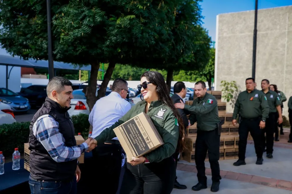 DIF Sinaloa, en coordinación con la dirección de Asistencia Alimentaria, hizo entrega de más de 850 despensas a las y los Policías de Investigación.