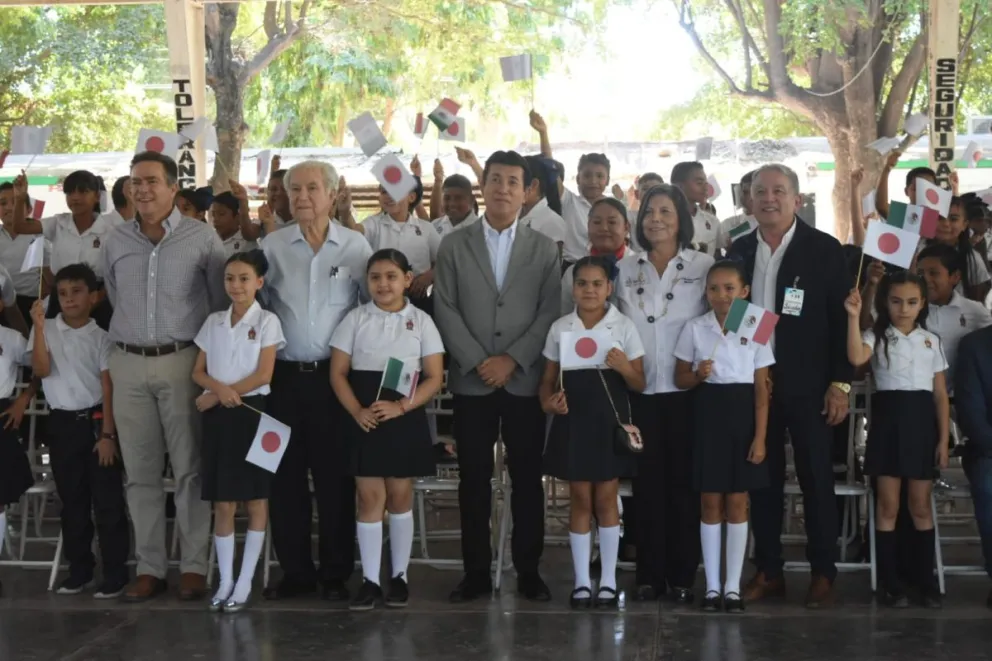 El embajador de Japón en México Noriteru Fukushima visita Villa Juárez Navolato y entrega obras