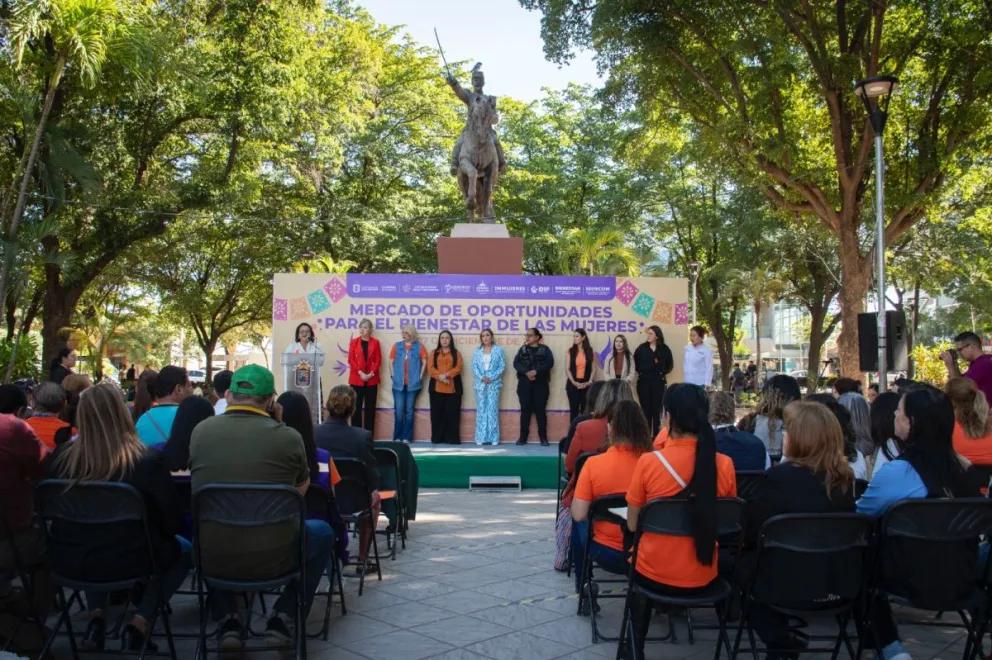 Inauguran en Culiacán el “Mercado de Oportunidades para las Mujeres”.