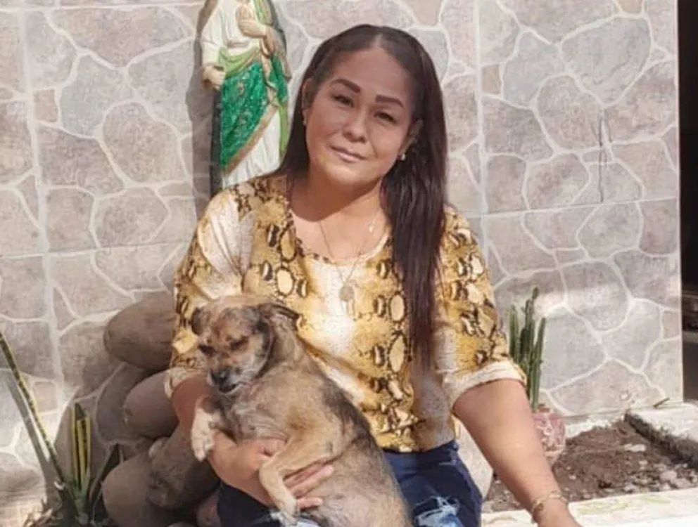 Alma Isela rescata perritos de la calle y los da en adopción, hoy necesita croquetas