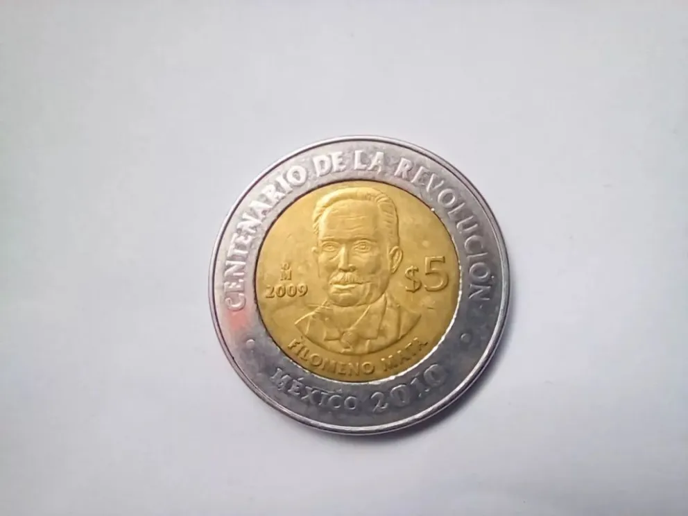 La moneda de 5 pesos de Filomeno Mata forma parte de la colección de 37 monedas conmemorativas del Centenario de la Revolución. Foto: Mercado Libre