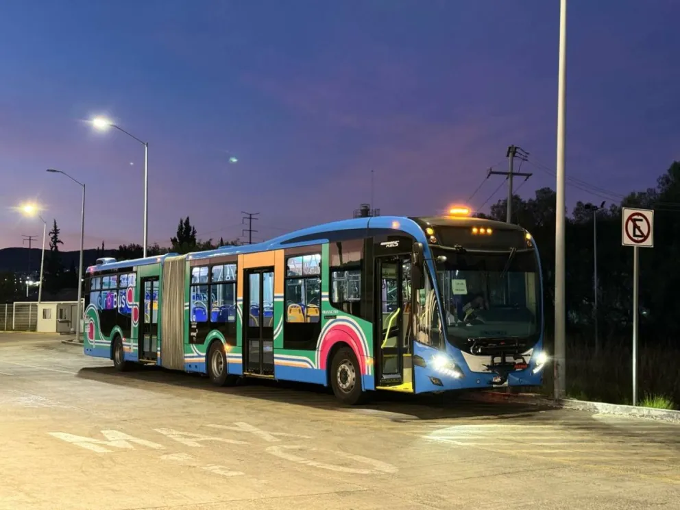 Estos nuevos autobuses que tiene Querétaro funcionan solo con la tarjeta de prepago. Foto: Cortesía