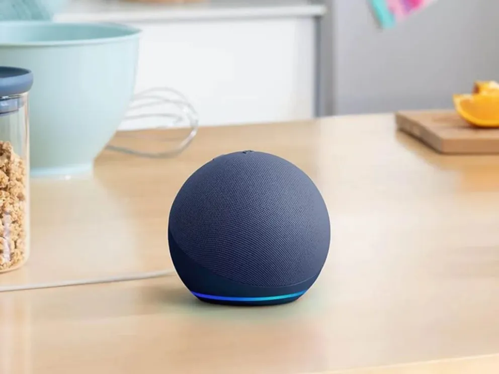 Amazon puso la bocina inteligente Echo Dot de 5ta generación con un irresistible 27% de descuento. Foto: Amazon