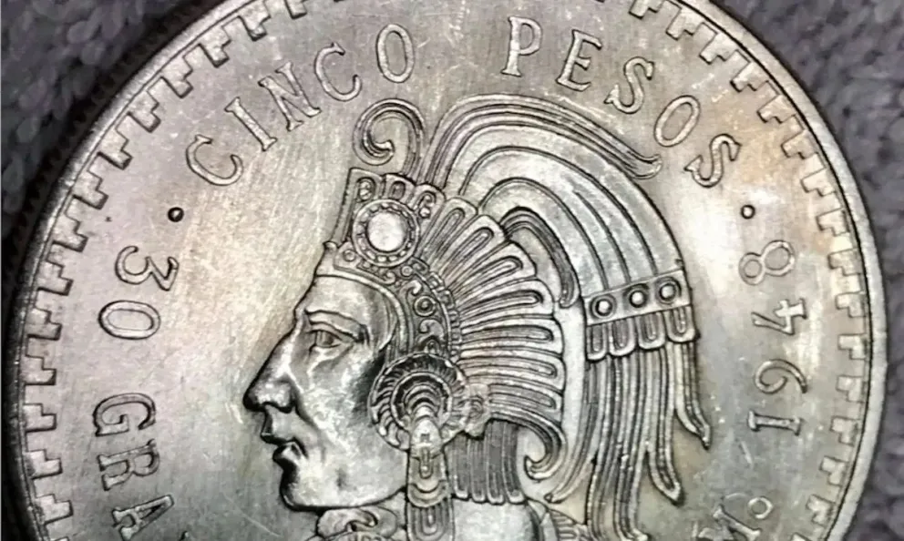 Esta moneda de 5 pesos de plata se cotiza hasta en $750 mil pesos entre coleccionistas. Foto: Mercado Libre
