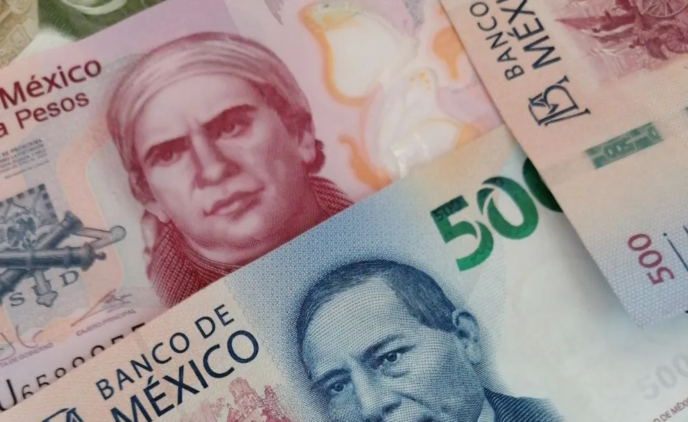 Dinero mexicano.