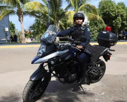 Gisel Quiroz de las primeras mujeres policías en motocicleta de Sinaloa