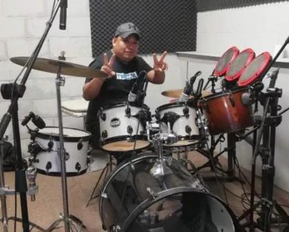 Iván Manuel González Santos es un músico de abolengo en Villa Juárez