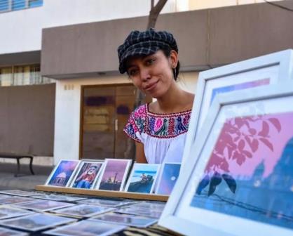 VIDEO: Vendiendo fotografías de Culiacán, hoy recorre el mundo; Gabriela Cervantes