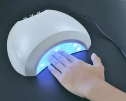 Estudio revela que secadores de uñas UV pueden dañar el ADN