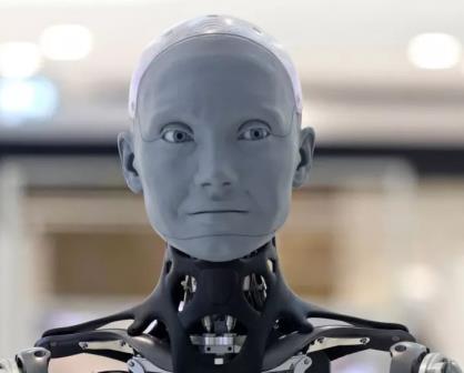 Alistan presentación de robot humanoide que trabaja mediante un cerebro controlado por ChatGPT