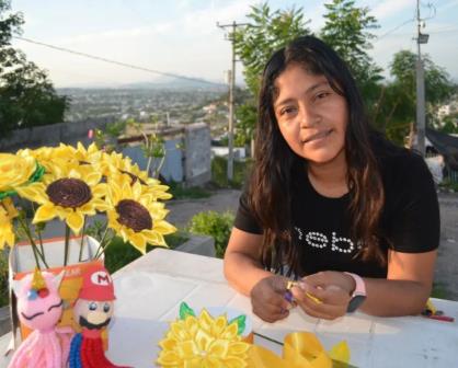 ¡Wow, un eterno detalle! Martha elabora fantásticas flores que no se marchitan en Culiacán